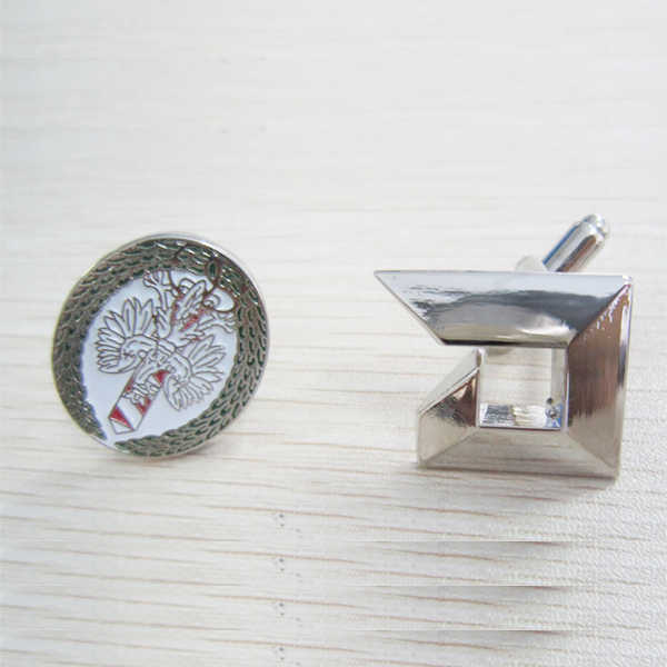 Cufflink-AKG-007